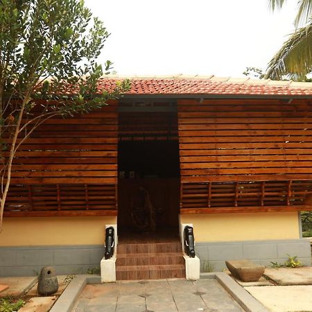 Lara Lake View Resort Thiruvananthapuram Exterior photo